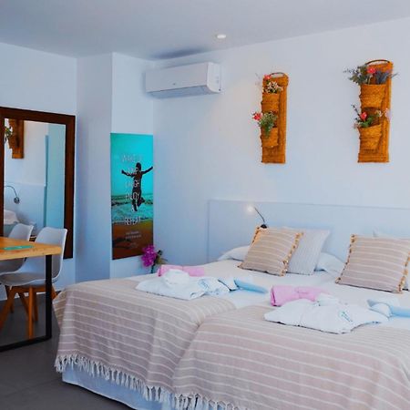 Typic Marina Playa - Adults Only Apart otel Sant Antoni de Portmany Dış mekan fotoğraf