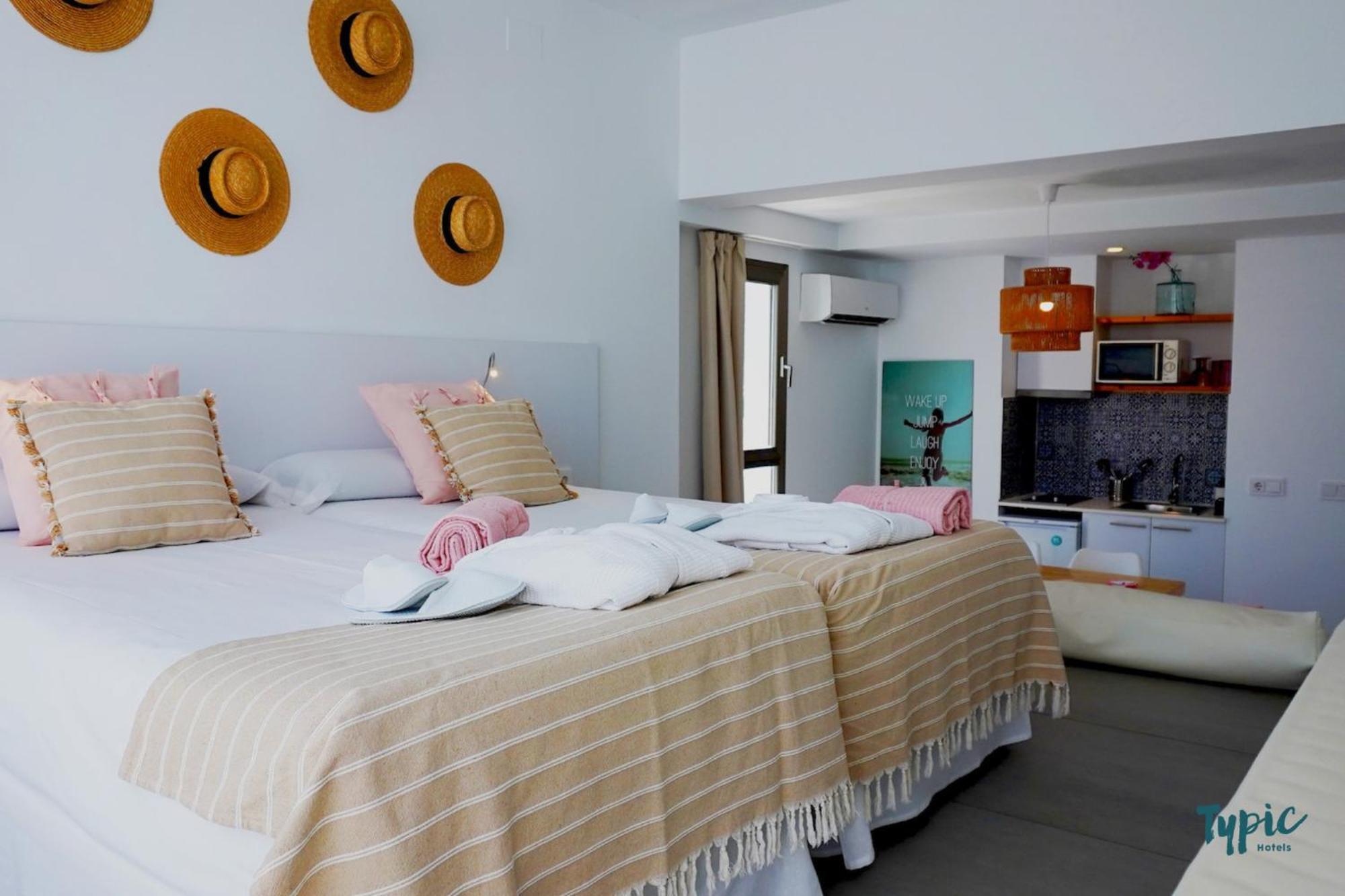 Typic Marina Playa - Adults Only Apart otel Sant Antoni de Portmany Dış mekan fotoğraf