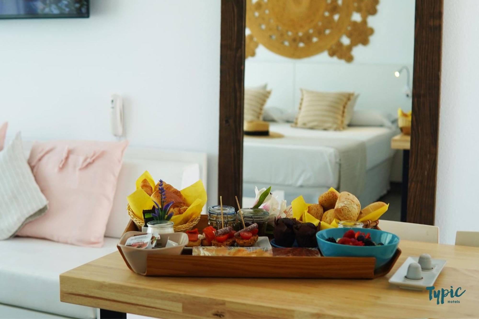 Typic Marina Playa - Adults Only Apart otel Sant Antoni de Portmany Dış mekan fotoğraf