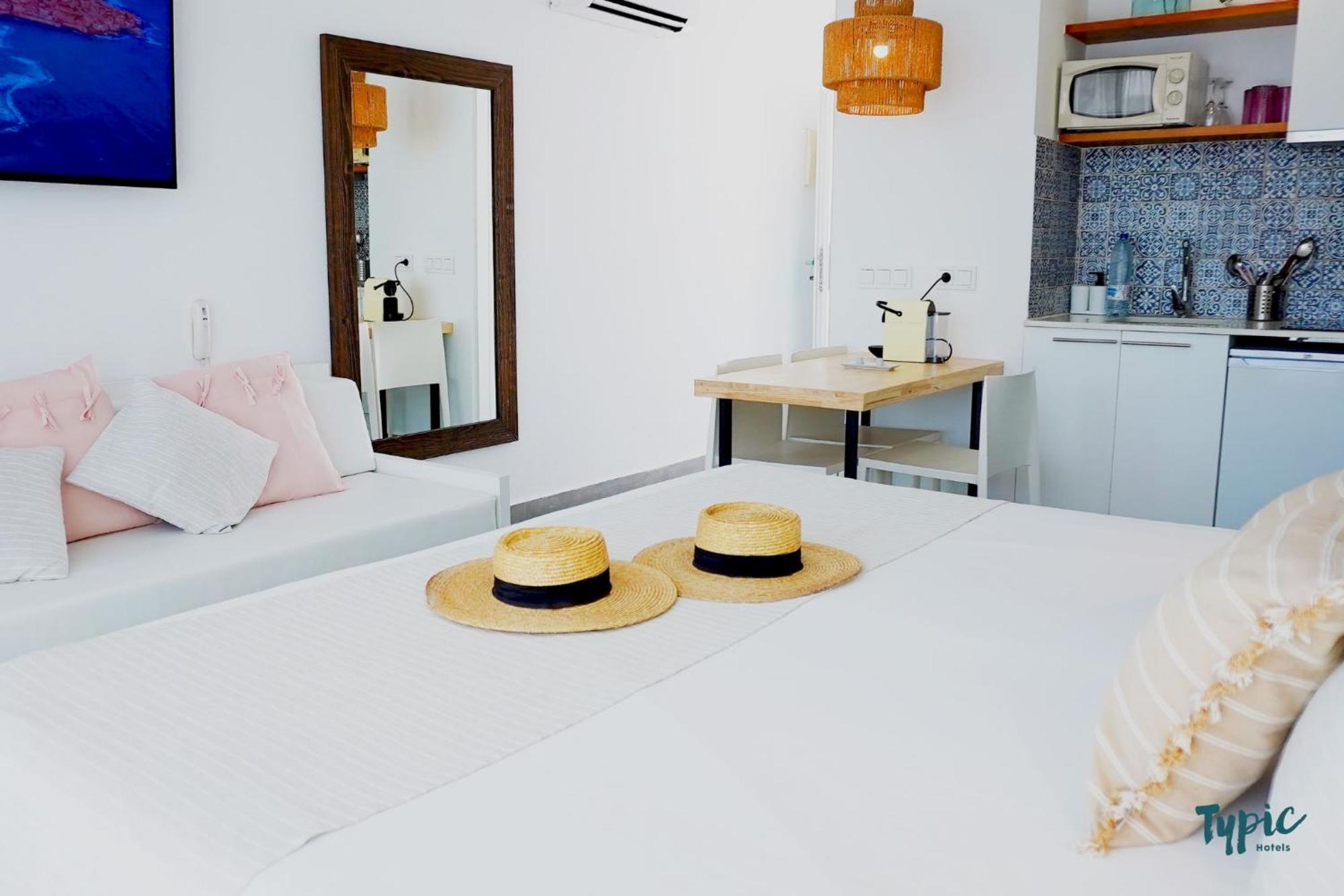 Typic Marina Playa - Adults Only Apart otel Sant Antoni de Portmany Dış mekan fotoğraf